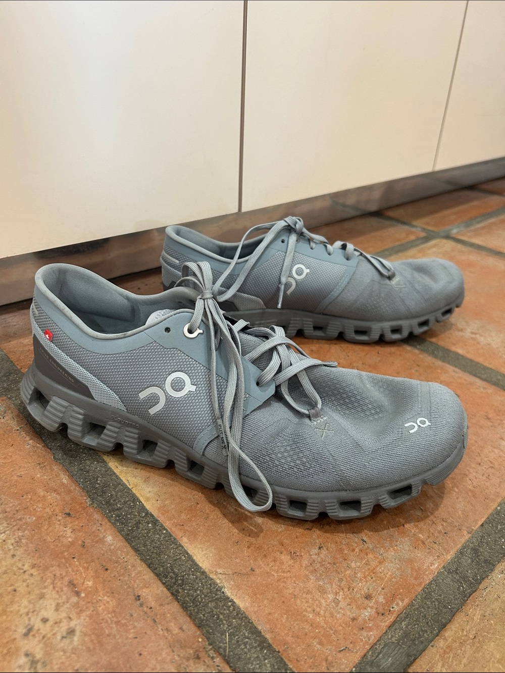 On Running Men’s Cloud Athletic Shoes - Light Gray - Picture 2 of 10